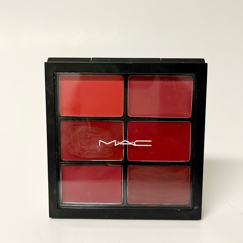 MAC PRO LIP PALETTE / 6 EDITORIAL REDS